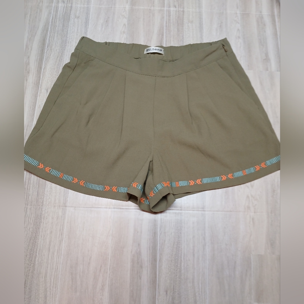 Gentle Fawn Olive Green Embroidered Shorts – Size M –